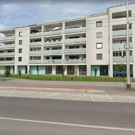 Alure Residences 1 & 24H Self Check-In, Free Parking In Front Of The Apartment Building, New Building, Terrace, Cafe With Breakfast In The Apartment Building, Next To The Aqua Park Banská Bystrica Buitenkant foto