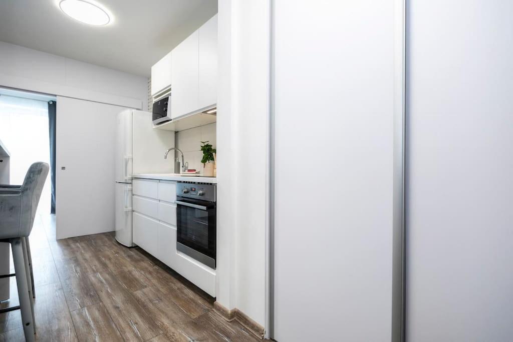 Alure Residences 1 & 24H Self Check-In, Free Parking In Front Of The Apartment Building, New Building, Terrace, Cafe With Breakfast In The Apartment Building, Next To The Aqua Park Banská Bystrica Buitenkant foto