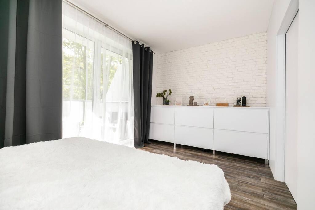 Alure Residences 1 & 24H Self Check-In, Free Parking In Front Of The Apartment Building, New Building, Terrace, Cafe With Breakfast In The Apartment Building, Next To The Aqua Park Banská Bystrica Buitenkant foto
