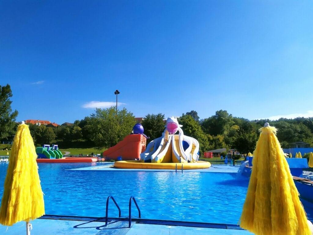 Alure Residences 1 & 24H Self Check-In, Free Parking In Front Of The Apartment Building, New Building, Terrace, Cafe With Breakfast In The Apartment Building, Next To The Aqua Park Banská Bystrica Buitenkant foto