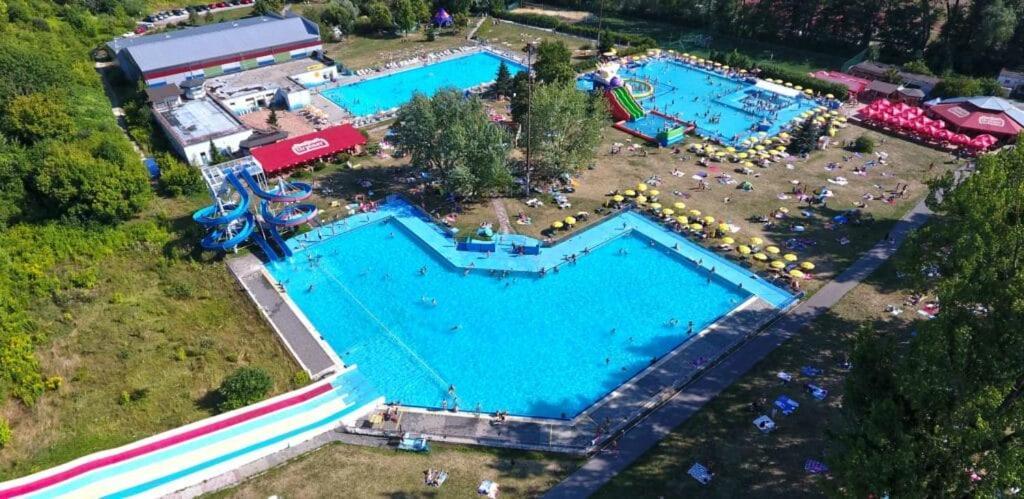 Alure Residences 1 & 24H Self Check-In, Free Parking In Front Of The Apartment Building, New Building, Terrace, Cafe With Breakfast In The Apartment Building, Next To The Aqua Park Banská Bystrica Buitenkant foto